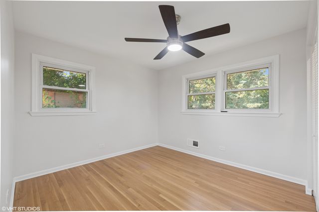 30 Crescent Drive, Glenview, IL 60025