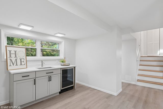 30 Crescent Drive, Glenview, IL 60025