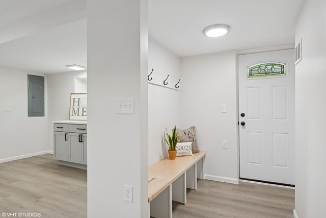 30 Crescent Drive, Glenview, IL 60025