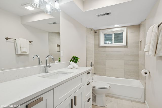 30 Crescent Drive, Glenview, IL 60025