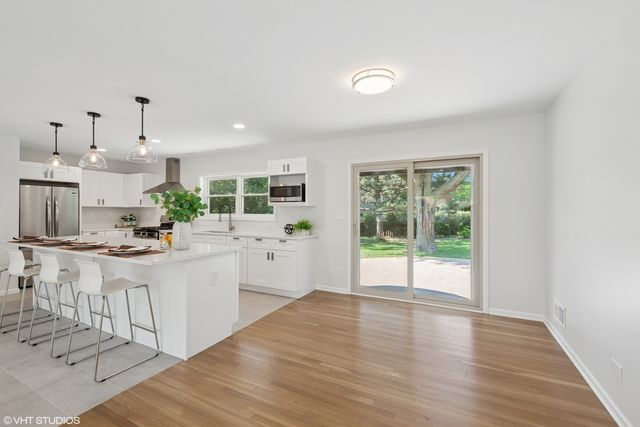 30 Crescent Drive, Glenview, IL 60025