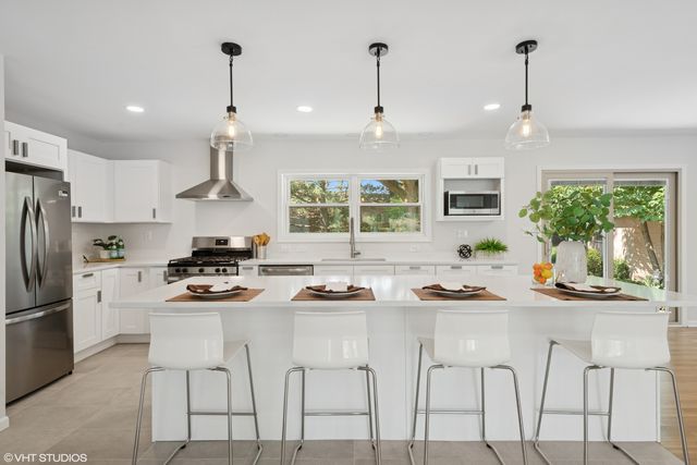 30 Crescent Drive, Glenview, IL 60025