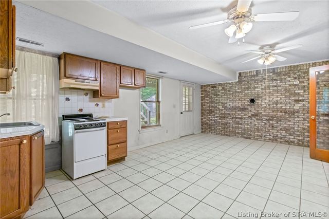 5315 Old Vincennes Road, Floyds Knobs, IN 47119