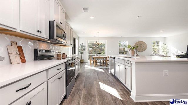 2899 Fish Hawk Ln, Florence, SC 29505