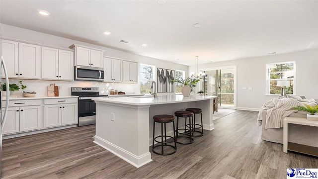 2899 Fish Hawk Ln, Florence, SC 29505