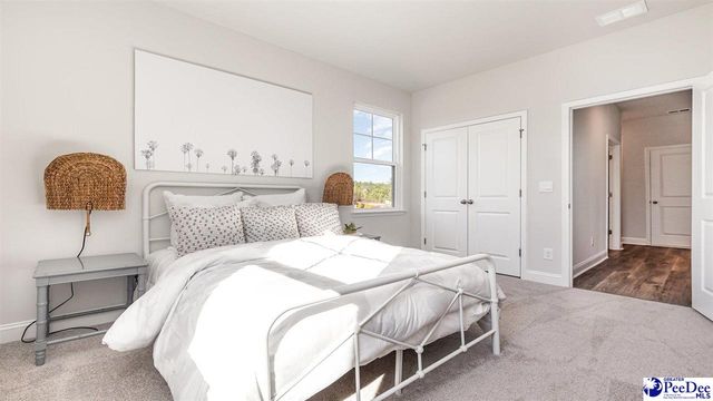 2899 Fish Hawk Ln, Florence, SC 29505
