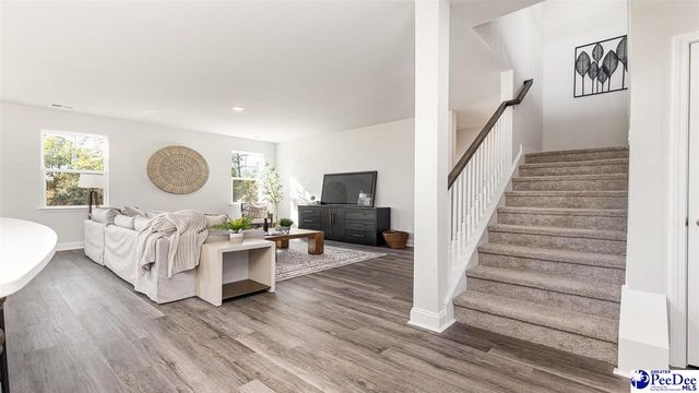 2899 Fish Hawk Ln, Florence, SC 29505