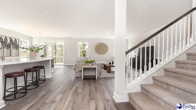 2899 Fish Hawk Ln, Florence, SC 29505