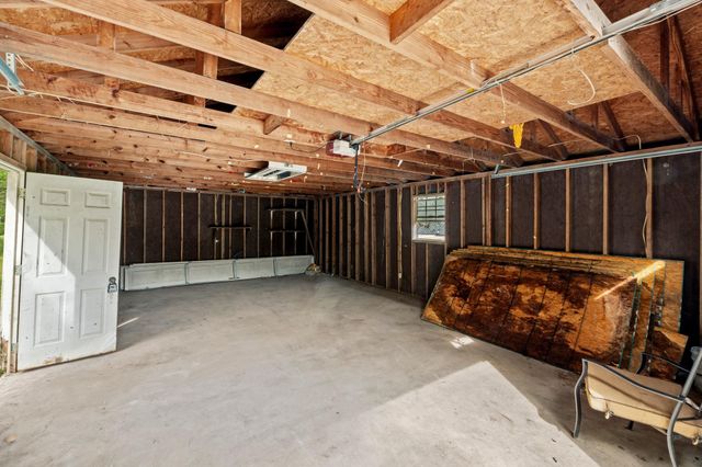 205 Skycrest DR, Martindale, TX 78655