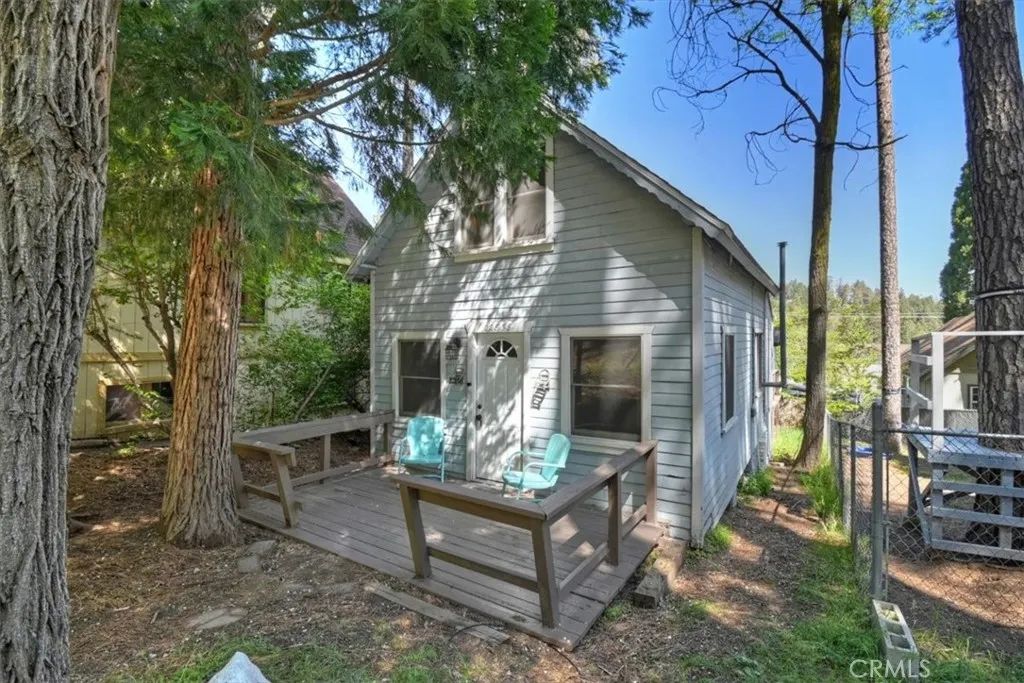 22838 Waters, Crestline, CA 92325