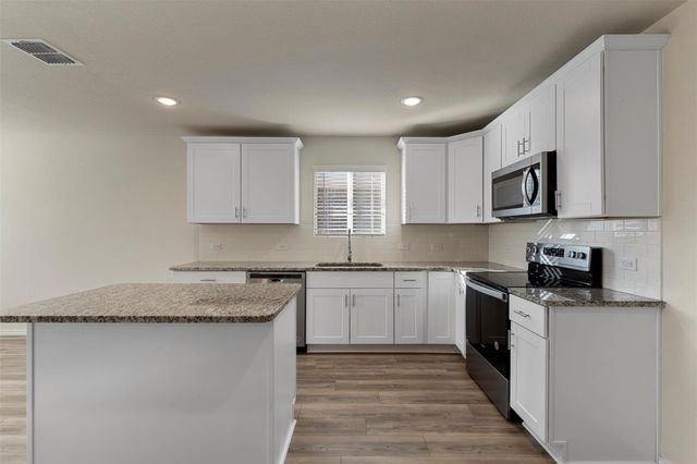 10121 Wyseby Road, Fort Worth, TX 76036