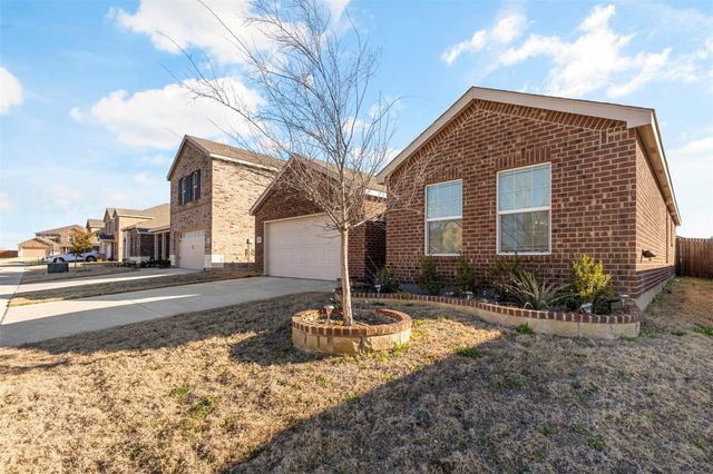 10121 Wyseby Road, Fort Worth, TX 76036