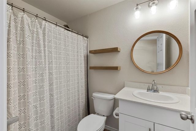 10121 Wyseby Road, Fort Worth, TX 76036