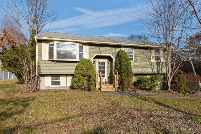 24 Reilly Ave, Blackstone, MA 01504