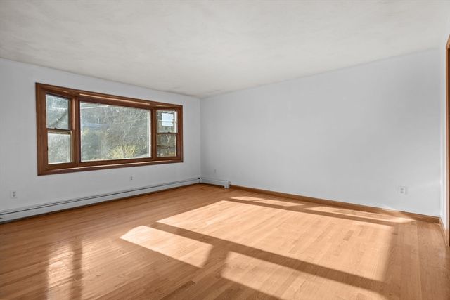 24 Reilly Ave, Blackstone, MA 01504