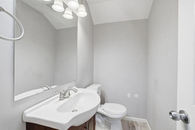 58 Wheelock Parkway E, Saint Paul, MN 55117