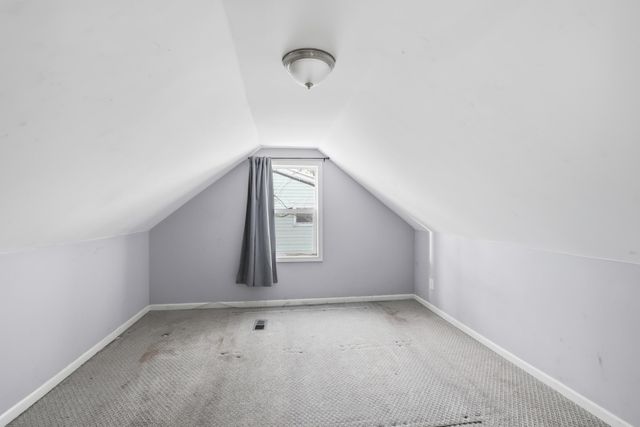 58 Wheelock Parkway E, Saint Paul, MN 55117