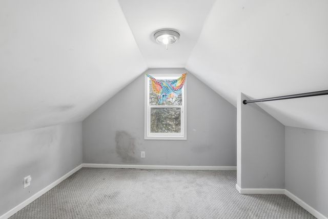 58 Wheelock Parkway E, Saint Paul, MN 55117