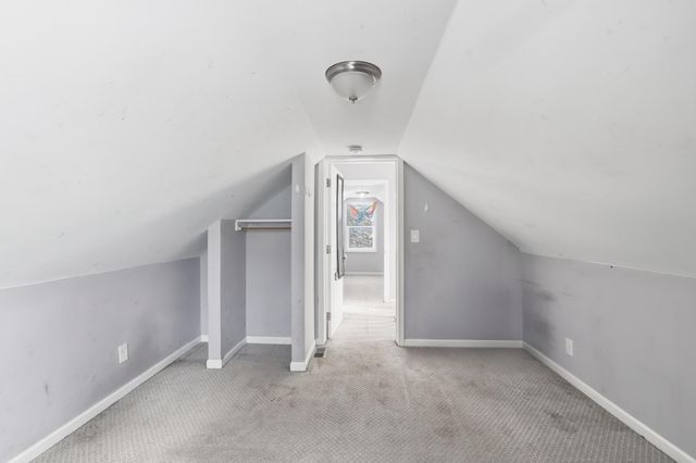 58 Wheelock Parkway E, Saint Paul, MN 55117