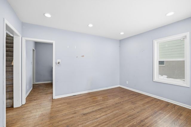 58 Wheelock Parkway E, Saint Paul, MN 55117