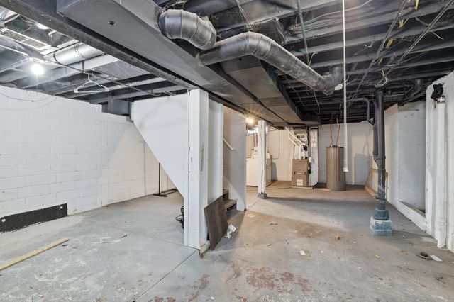 58 Wheelock Parkway E, Saint Paul, MN 55117