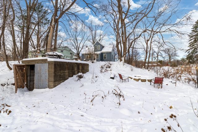 58 Wheelock Parkway E, Saint Paul, MN 55117