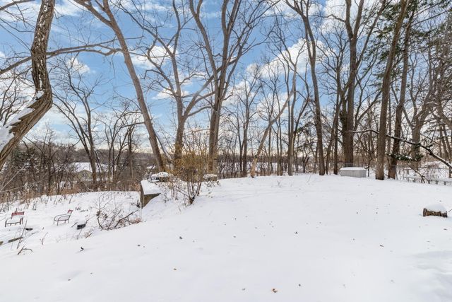 58 Wheelock Parkway E, Saint Paul, MN 55117