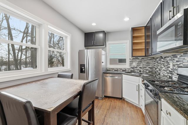 58 Wheelock Parkway E, Saint Paul, MN 55117