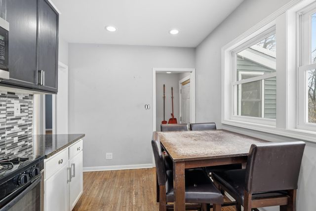 58 Wheelock Parkway E, Saint Paul, MN 55117