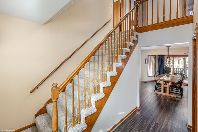 8314 Heather Lane, Tinley Park, IL 60477