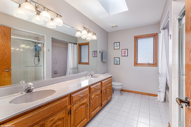 8314 Heather Lane, Tinley Park, IL 60477