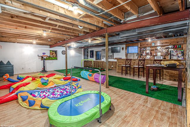 8314 Heather Lane, Tinley Park, IL 60477