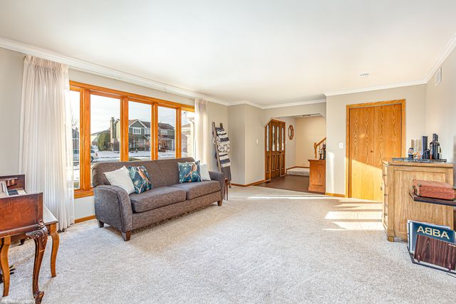 8314 Heather Lane, Tinley Park, IL 60477