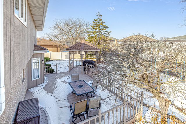 8314 Heather Lane, Tinley Park, IL 60477