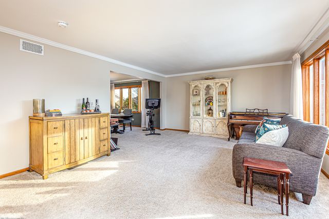 8314 Heather Lane, Tinley Park, IL 60477