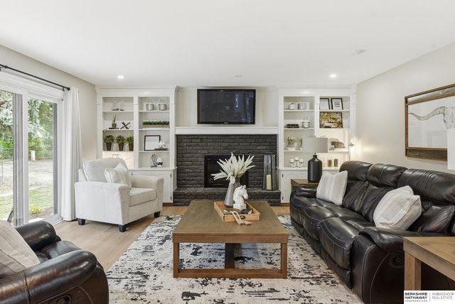 21330 Brentwood Road, Omaha, NE 68022