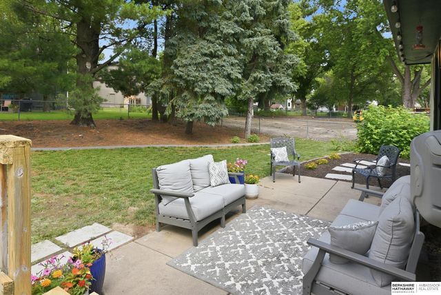 21330 Brentwood Road, Omaha, NE 68022
