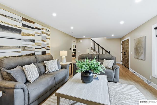 21330 Brentwood Road, Omaha, NE 68022