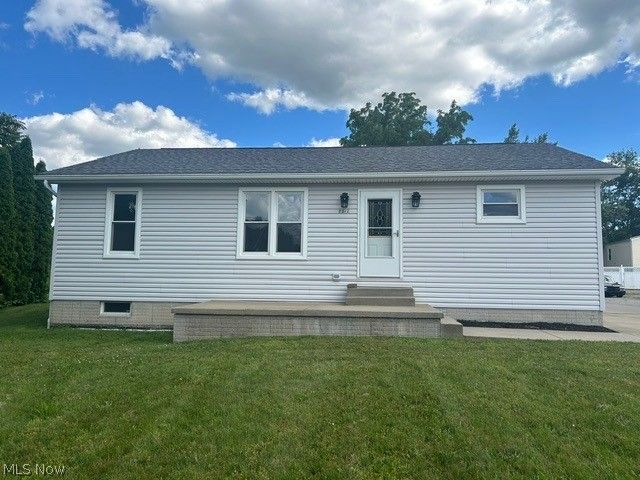2372 Triplett Boulevard, Akron, OH 44312
