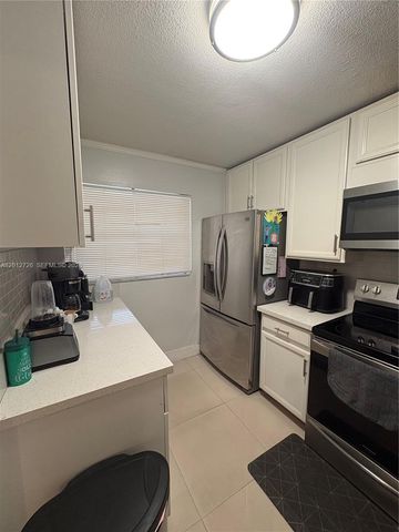 9531 Seagrape Dr 106, Davie, FL 33324