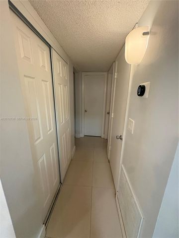 9531 Seagrape Dr 106, Davie, FL 33324