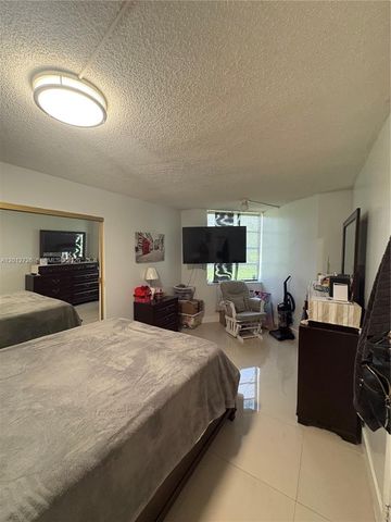 9531 Seagrape Dr 106, Davie, FL 33324