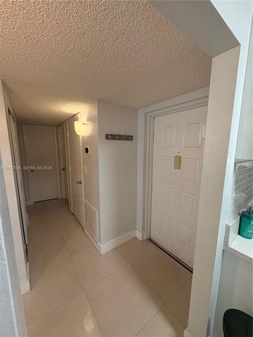 9531 Seagrape Dr 106, Davie, FL 33324