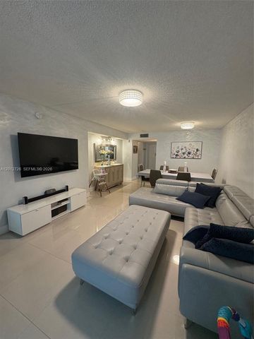 9531 Seagrape Dr 106, Davie, FL 33324