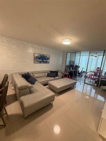 9531 Seagrape Dr 106, Davie, FL 33324
