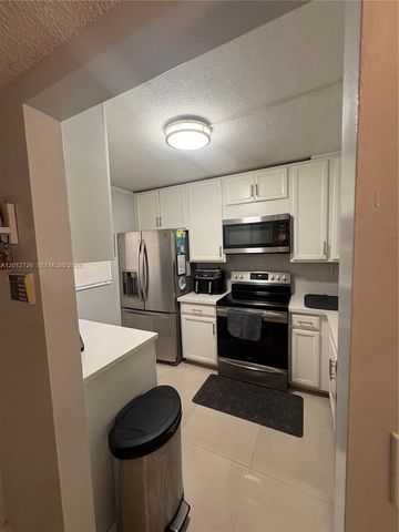 9531 Seagrape Dr 106, Davie, FL 33324