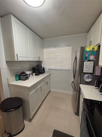 9531 Seagrape Dr 106, Davie, FL 33324