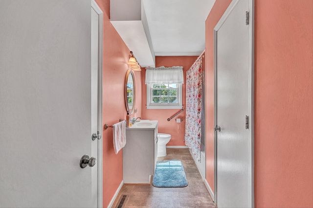 3033 Parham DR, Roanoke, VA 24014