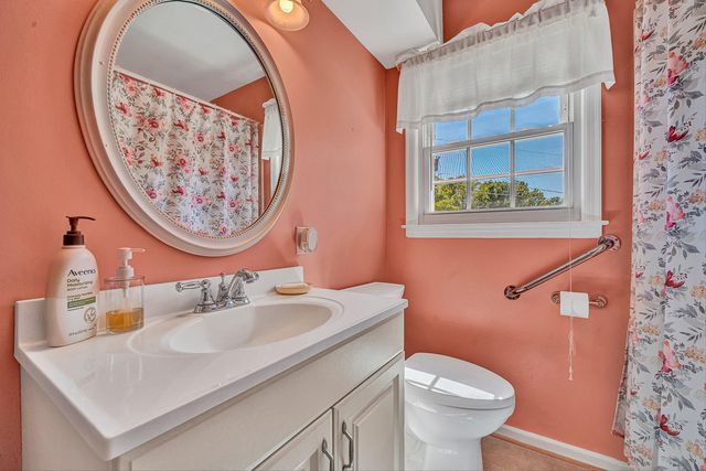 3033 Parham DR, Roanoke, VA 24014