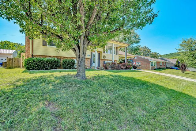 3033 Parham DR, Roanoke, VA 24014